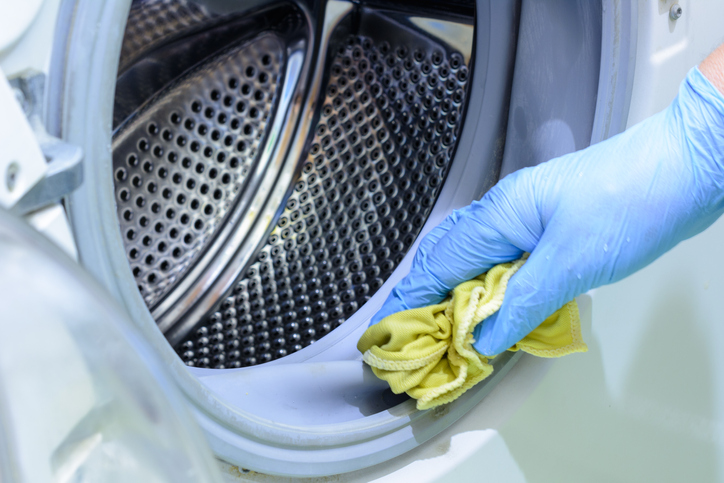 Limpiar de forma eficiente la goma de una lavadora